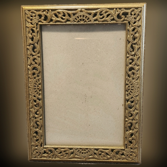 Sicura Italian Design Antiqued Gold Goldenrod Floral Cutout 5x7 Picture Frame - Picture 1 of 8